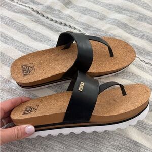 Reef Women's Black and Tan Sandals